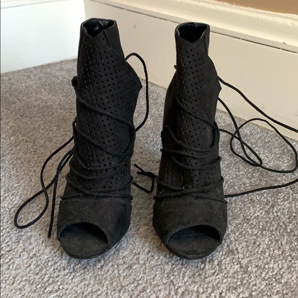 Glaze Black tie up leg heels